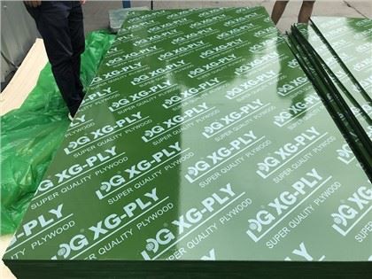 Ván ép nhựa xanh
