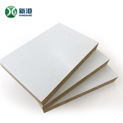 Nhà sản xuất Ván sợi Mdf Chất lượng cao MDF 18mm Giá rẻ MDF của Ván sợi Melamine trắng